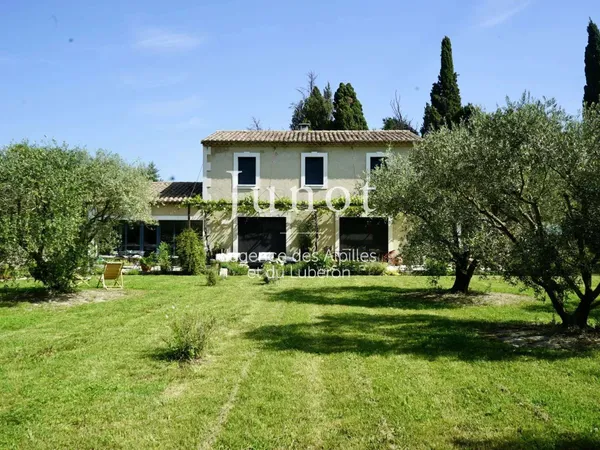 Maison 8 pièces 200 m²