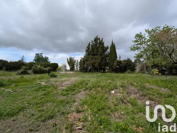 Terrain 910 m²