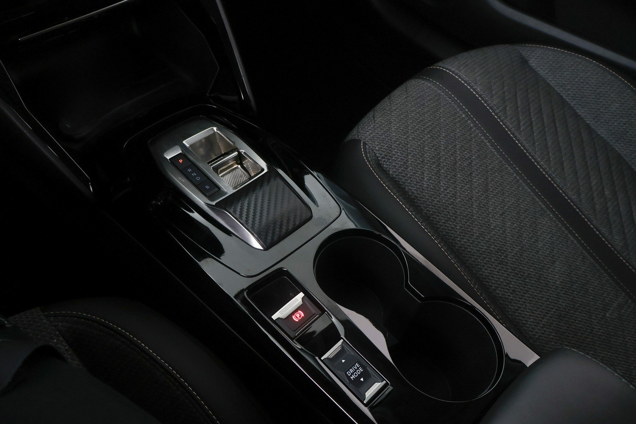 Peugeot 208 — photo 23