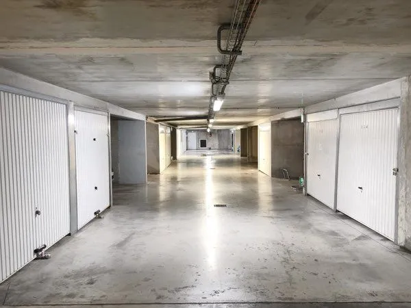 Loue garage grande taille