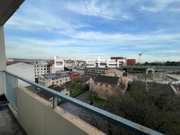 Toulouse Roseraie - Studio 26,86 m² au 6e étage avec ascenseur, coin cuisine accès au balcon avec un