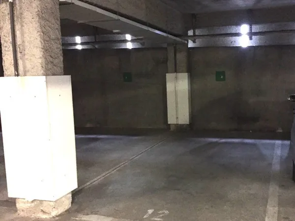 Place de parking Bordeaux proximité centre commercial Meriadeck
