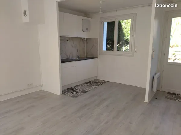 Petite maison à Montigny