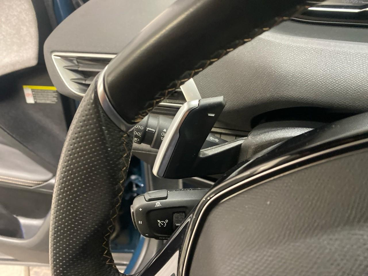 Peugeot 3008 hybrid4 300 e-eat8 gt pack — photo 21