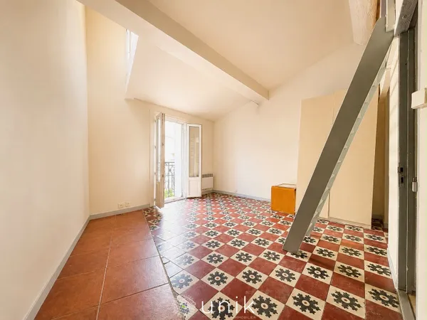 ECUSSON : Tres jolie Studio mezzanine