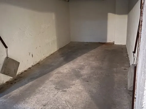 Box fermé 15m2 Aix-en-Provence - Av Delattre de Tassigny