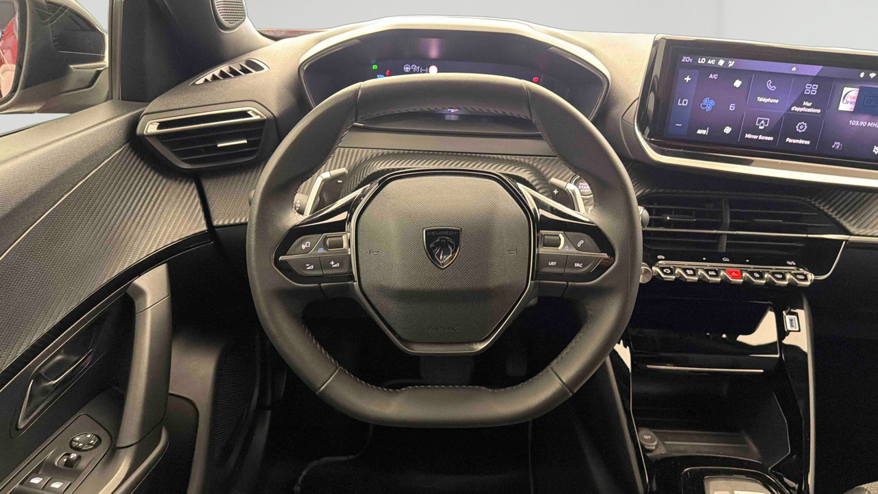 Peugeot 2008 PureTech 130 S&amp;S EAT8 — photo 10