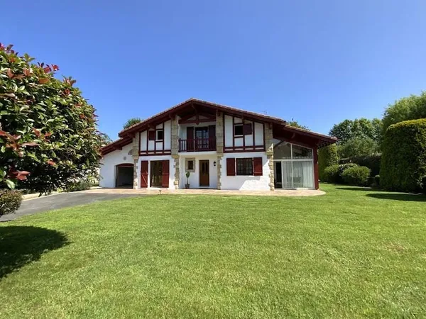 Maison 7 pièces 170 m²