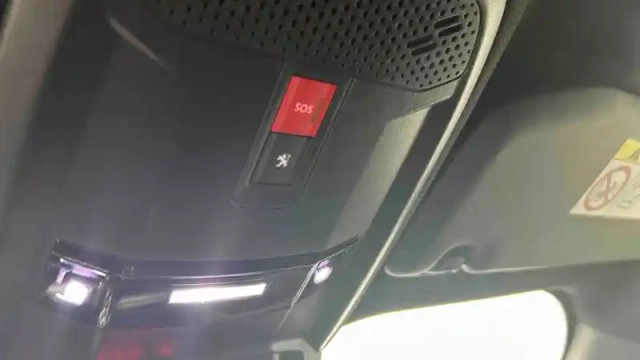 Peugeot 2008 puretech 130 s&amp;s bvm6 — photo 36