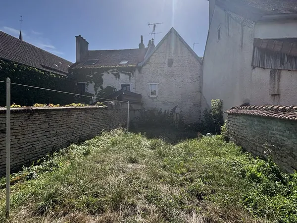CHATILLON SUR SEINE ( 21) : maison moderne au centre ville,