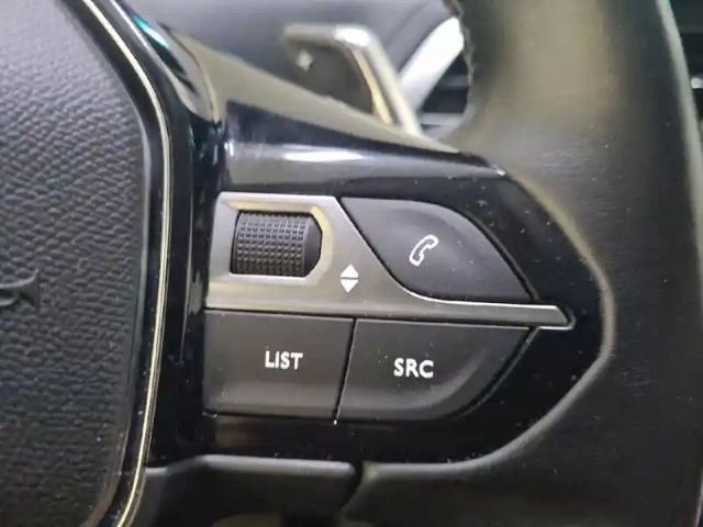 Peugeot 3008 hybrid 225 e-eat8 — photo 30