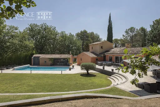 Maison 8 pièces 208 m²