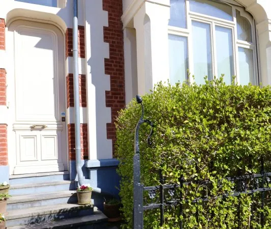 Vends maison bourgeoise semi-individuelle au cachet préservé