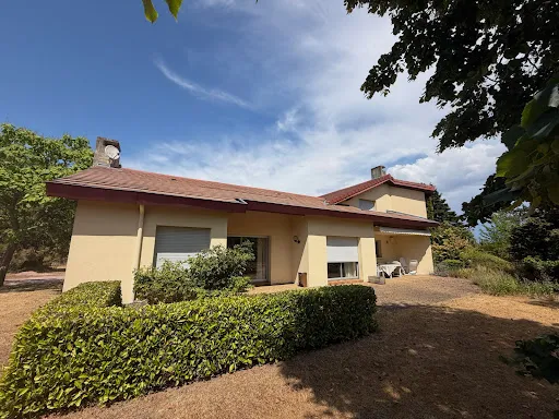 Maison 8 pièces 202 m²