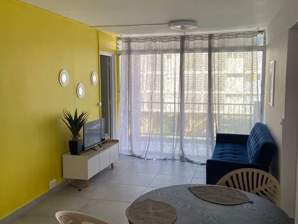 Appartement 4 pièces 10 m²