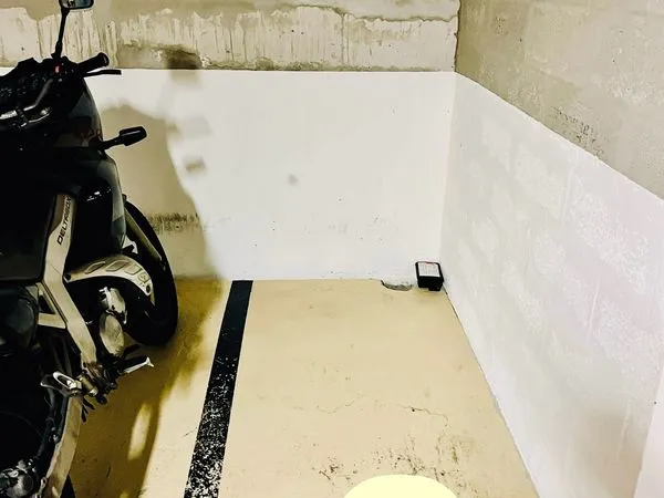 Place parking moto à louer - Puteaux quartier conservatoire