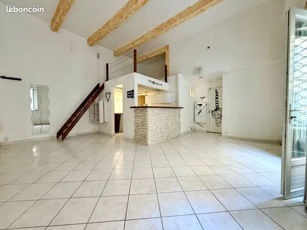 Studio 41m² - Calme - Proche Métro