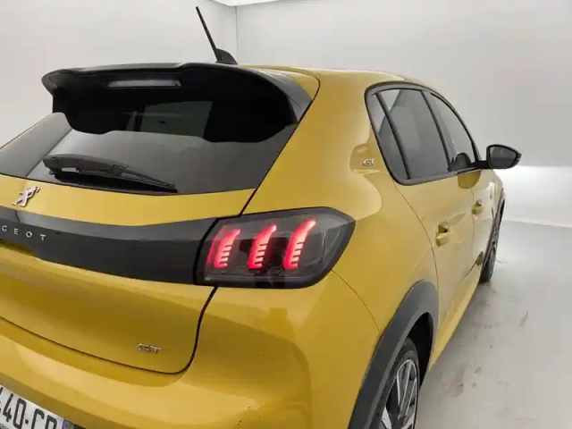 Peugeot 208 puretech 100 s&amp;s eat8 — photo 31