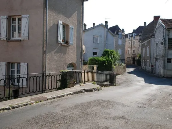Immeuble à rénover Vieux Souillac, proche commerces