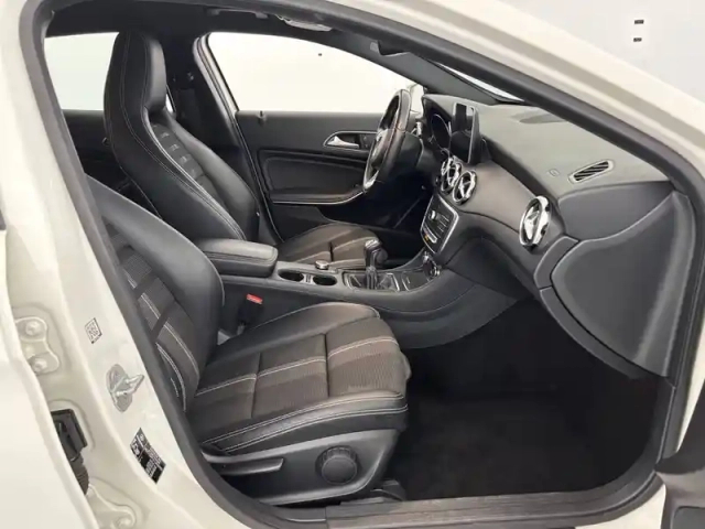 Mercedes Gla 180 d — photo 28