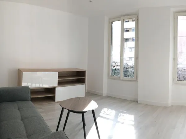 À vendre. Paris 19e. M° Crimée. 2 pièces. 30 m2. 230 000