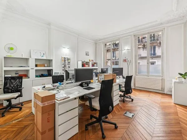 Bureaux 250 m²