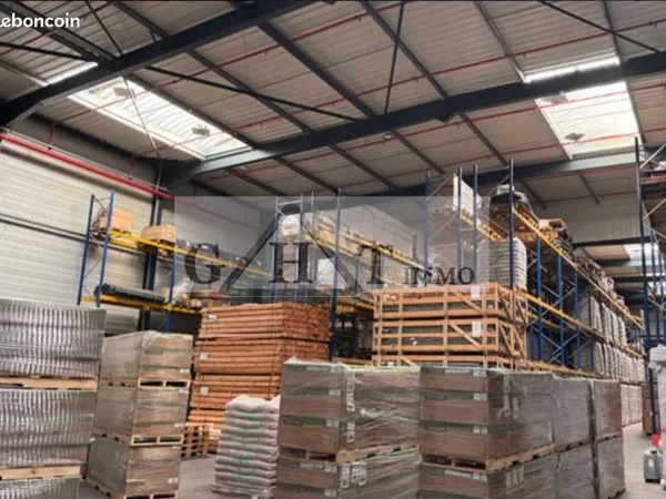 Local industriel 5 790 m²