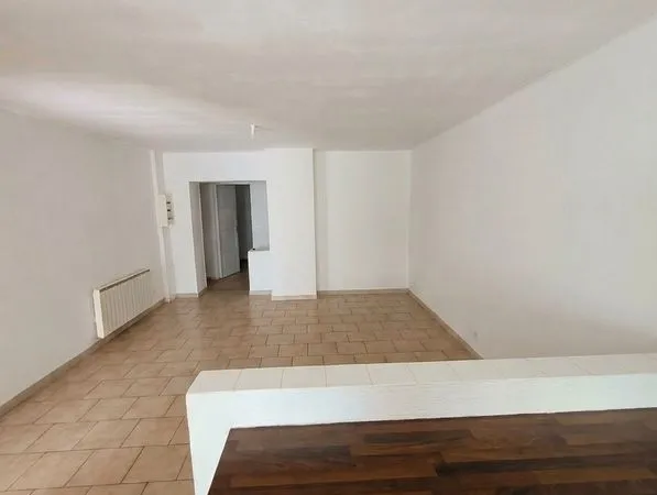 T2 50 m² refait avec terrasse - Brouzet-lès-Alès