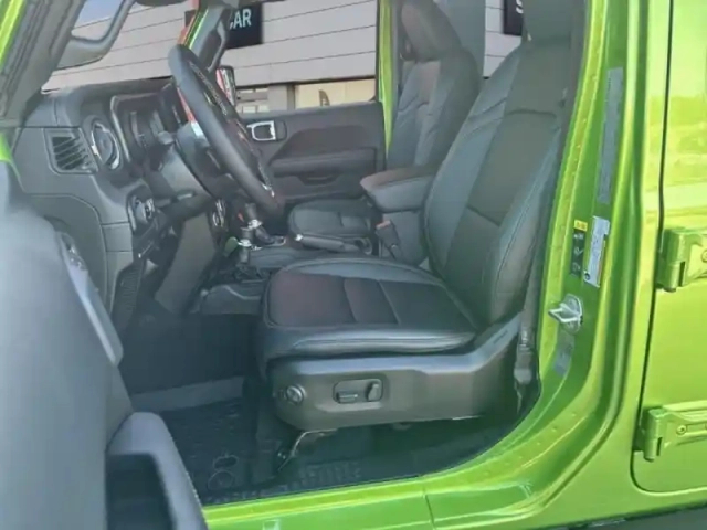 Jeep Wrangler unlimited 2.0 t 380ch 4xe sahara command trac — photo 9