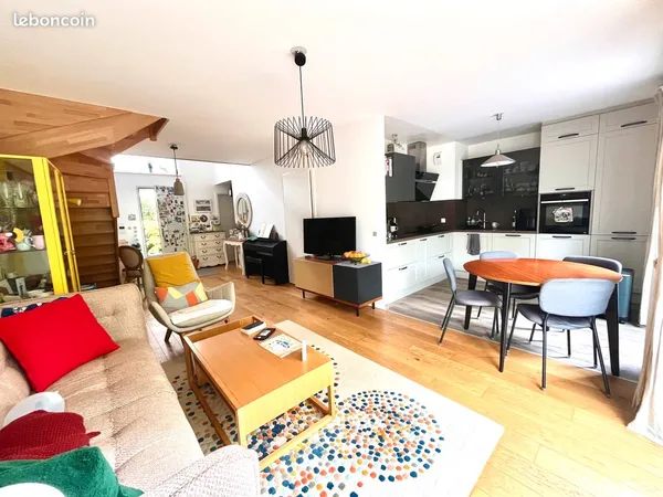 Duplex de 5 p de 99m² avec jardin et terrasses de 54m² dans quartier recherché