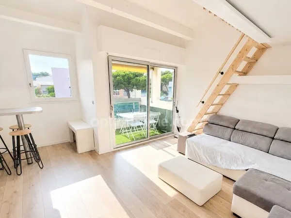 Appartement rénové 29m2 - Dernier étage avec balcon et parking privatif CAP D'AGDE (34)