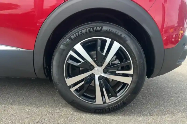 Peugeot 3008 hybrid4 300 e-eat8 — photo 12