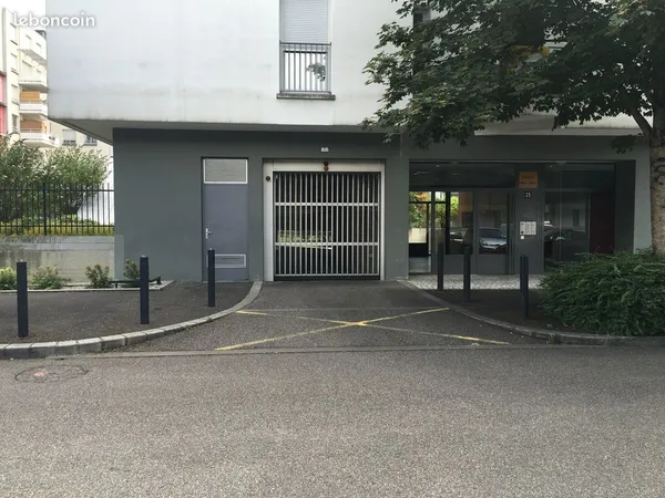 Vend Grand Garage Grenoble