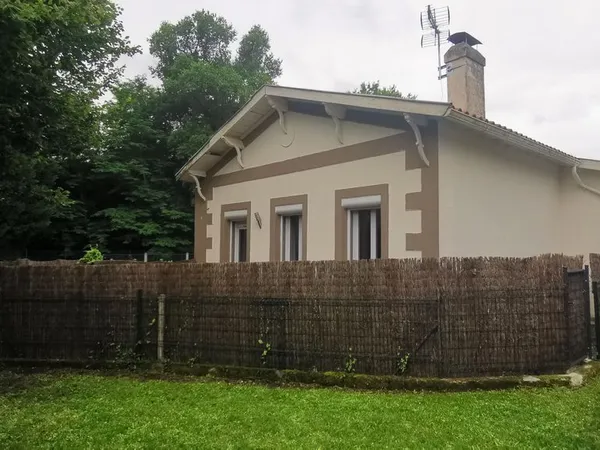 Chambre Spacieuse à louer dans maison 80 m²
