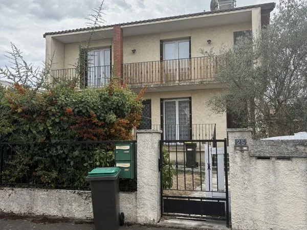Appart t3 dans maison individuelle