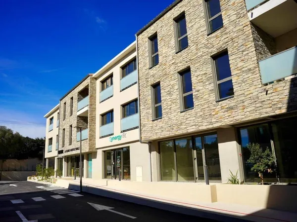 Bureaux 592 m²