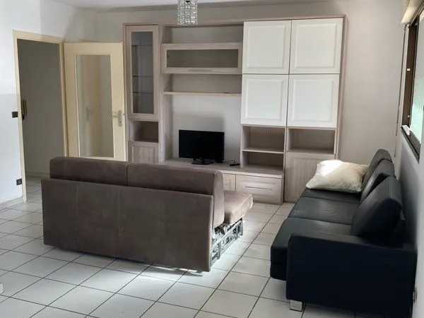 147 Avenue Jean Perrot, 2P meublé, 45 m2, RDC dans un parc boisé