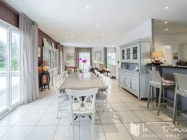 Maison 5 pièces 224 m²