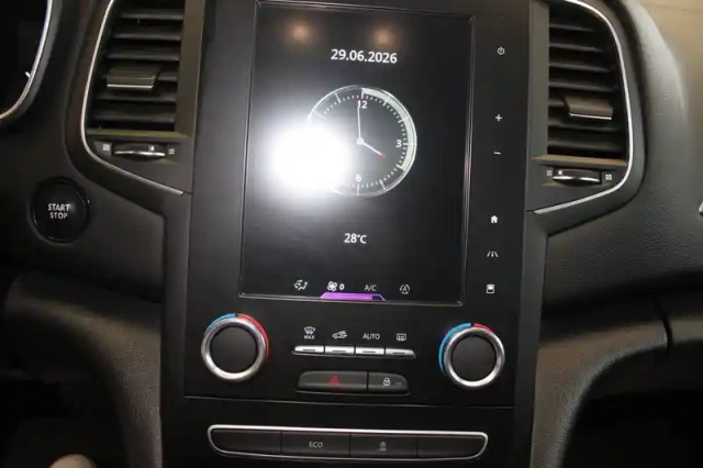 Renault Megane mégane iv berline dci 165 energy edc — photo 17