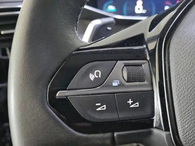 Peugeot 2008 puretech 130 s&amp;s eat8 — photo 27