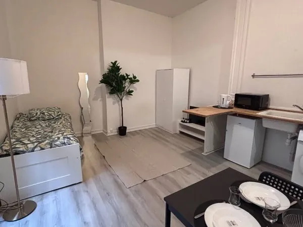 Studio meublé neuf place bouffay - centre ville