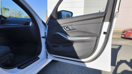 BMW Serie 3 Touring xDrive 30d 286 Mild Hybrid Steptronic8 - M Sport – 2023 – 27498 km – Hybride diesel – Boîte Automatique — photo 39