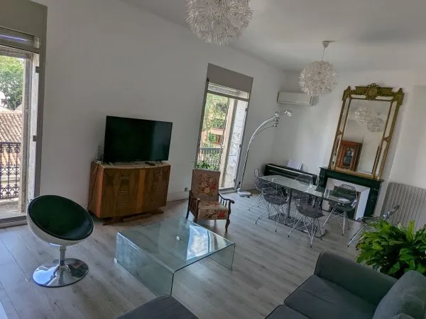 Vends appartement haussmannien 130m² son ascenseur et sa terrasse - Centre-ville de Montpellier