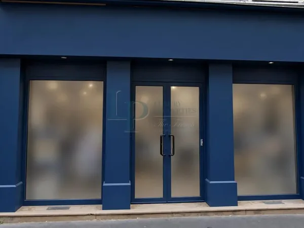 PARIS 10e - INVESTISSEMENT PATRIMONIAL - LOCAL COMMERCIAL LOUÉ - RENTABILITÉ ENVIRON 6 %