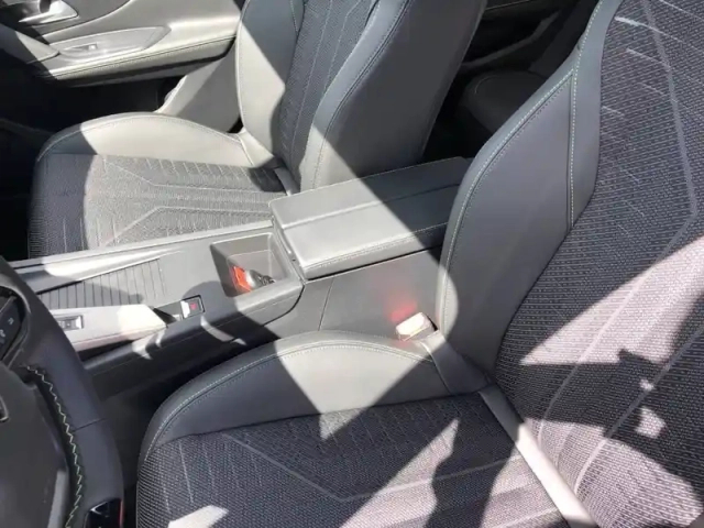 Peugeot 308 hybrid 145 e-dcs6 — photo 18