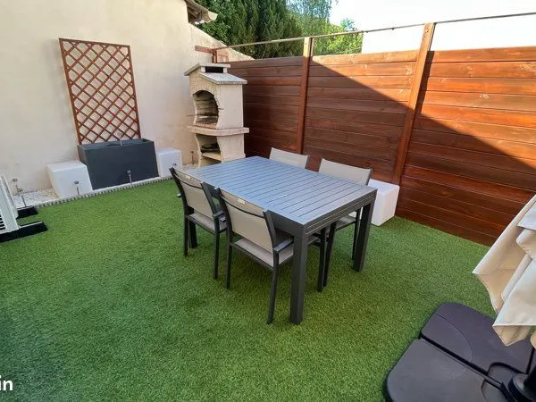 T2 esprit "Maisonnette" 60 m² rénové, climatisé - Terrasse Plein Sud & Parking - Veyre-Monton