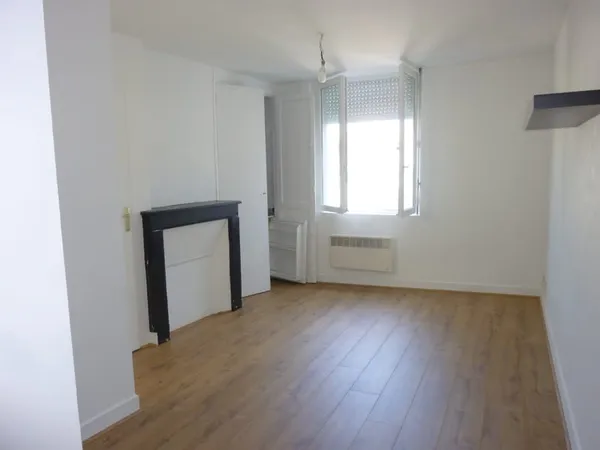 ORLEANS CENTRE AU CALME - STUDIO DISPONIBLE
