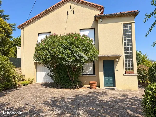 Maison 7 pièces 143 m²