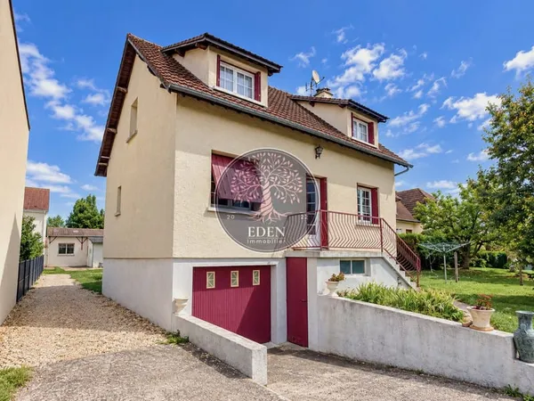 Maison 6 pièces 4 chambres avec dépendance et hangar