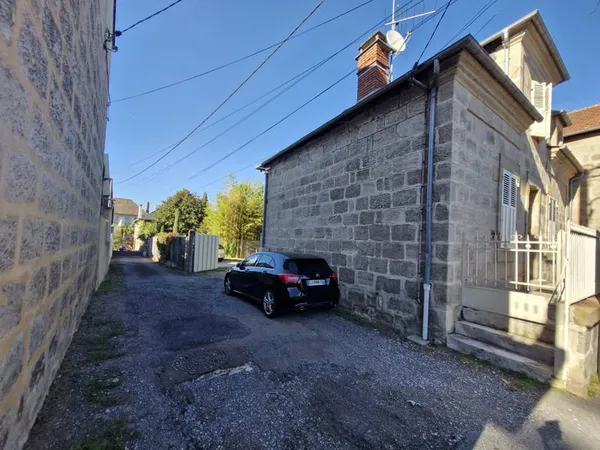 Maison de ville en brasier